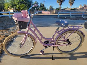 Brand New pink women's beach cruiser. $140 Obo