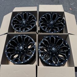 (4) 18” Fuel Assault Wheels - D576