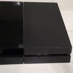 PS4 Model CUH-1001A 500 Gb With 6 Games And 4 Wireless Controllers