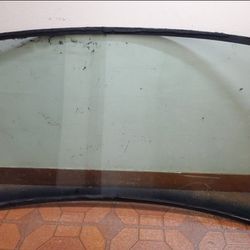 Windshield from a 1990 Toyota Corolla 
