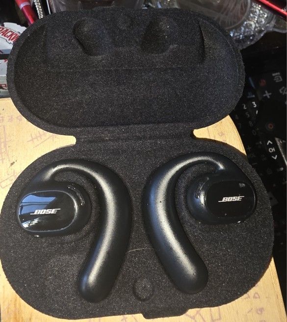 'BOSE' SPORT OPEN EAR HEADPHONES