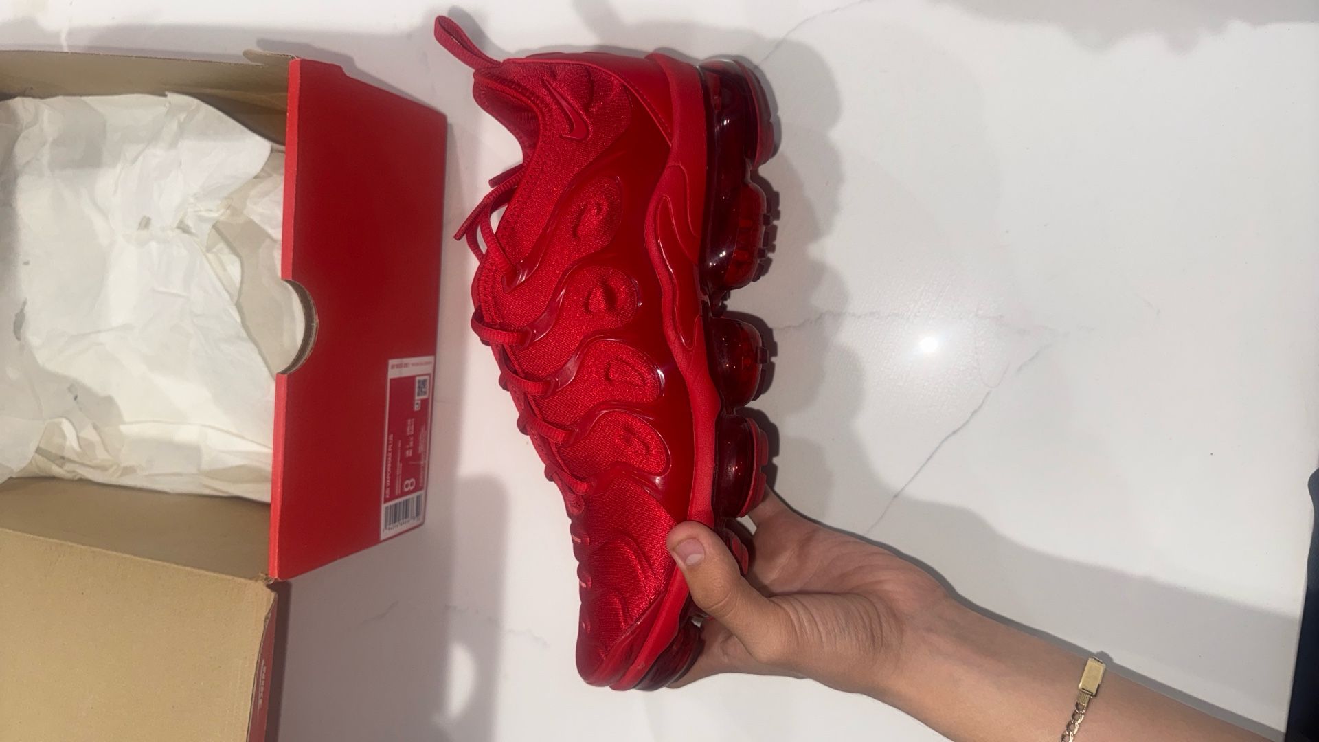 Red Vapor Maxes Size 8 Only Worn One Time