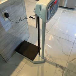 Adam equipment digital health scales model # MDW 250L asking $200 