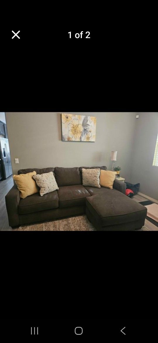Sofa With Reversavle Chaise