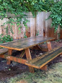 Picnic table