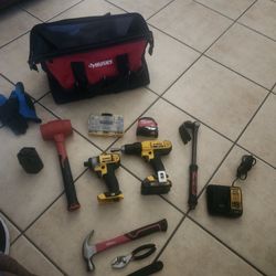 Dealt Dril And Compact With 2 Bateries And 