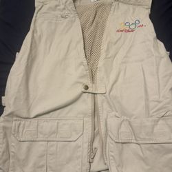 Walt Disney World Kilimanjaro Safari Mens medium Vest Vented Khaki VTG