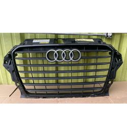 15-16 AUDI A3 FRONT GRILLE ASSEMBLY (USED)