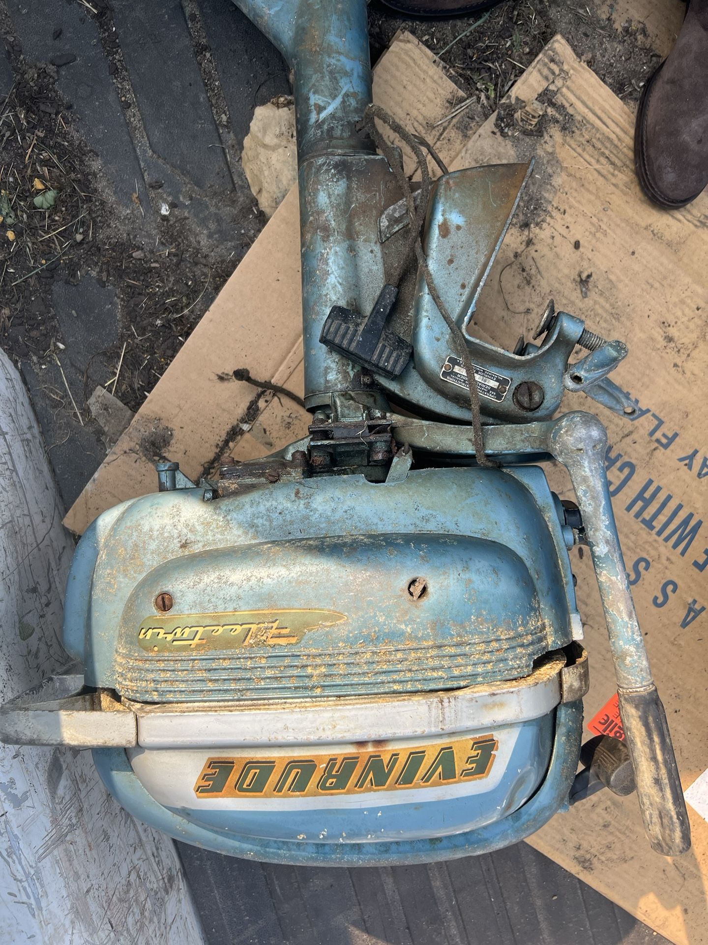 Vintage Evinrude Outboard 7.5 HP