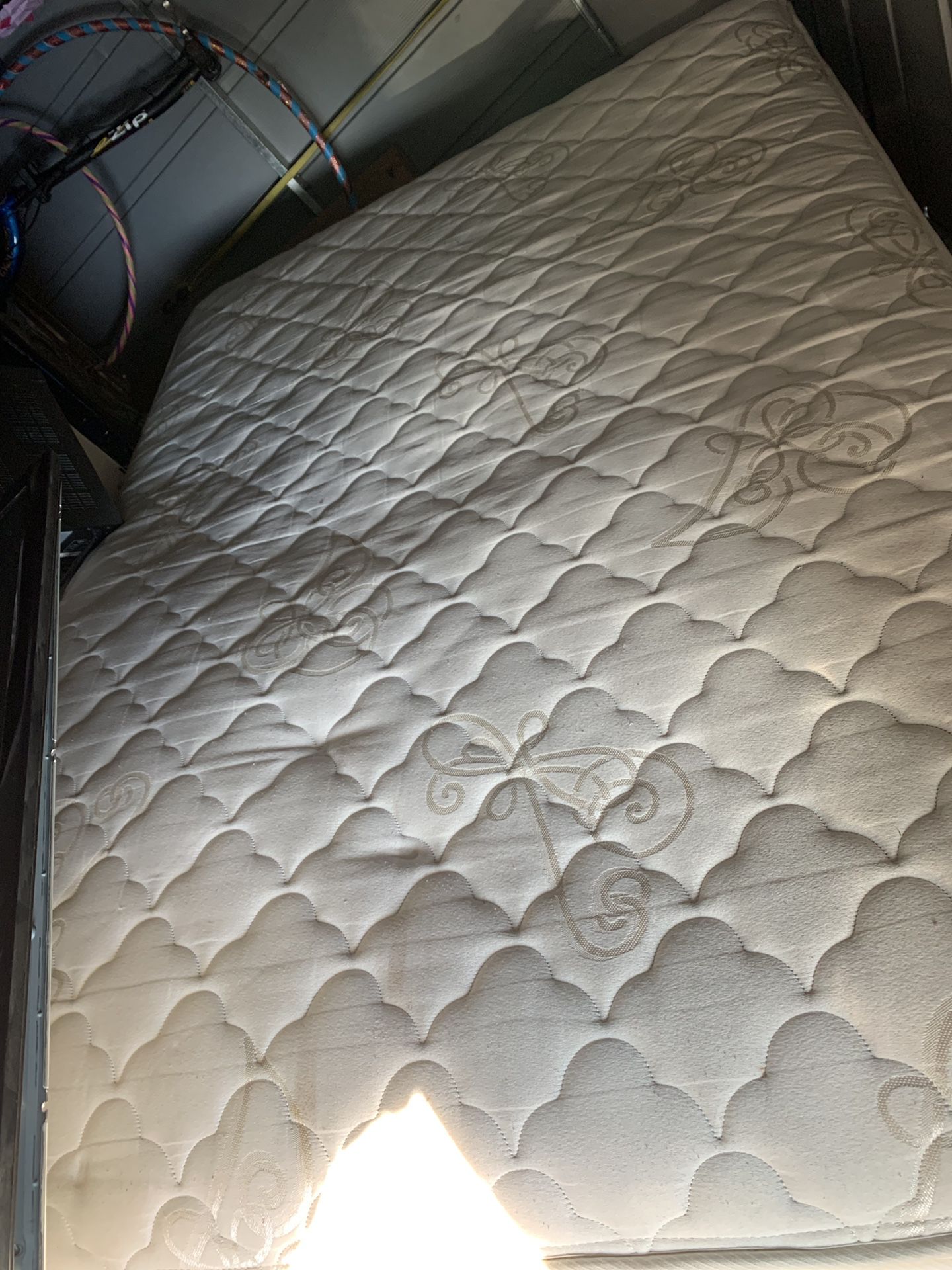 Mattress and box spring full size