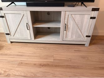 Farmhouse Style TV Stand / Entertainment Center – Excellent Condition