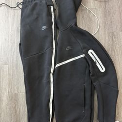 Nike Tech 
