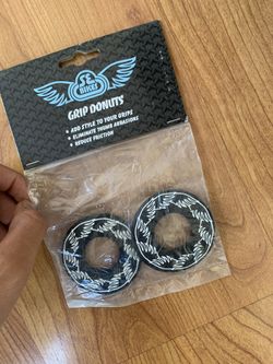 SE Grip Donuts