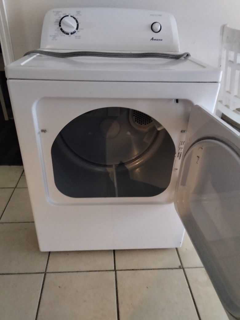 Very Nice Works Excellent Amana Front Load With A Three-prong Cord