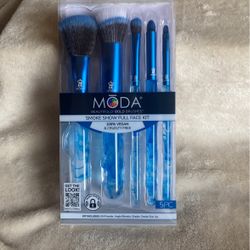  5 PIECE BRUSH SET  FOR YOUR FACE MAKEUP 