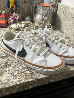 Nike Court Legacy Low-Top Sneakers