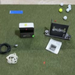 SkyTrak Launch Monitor + Metal Case Protector – Mint