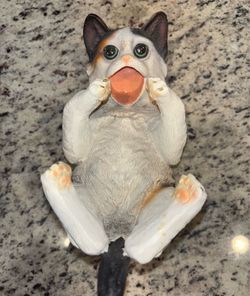 Cat bottle wine holder