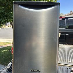 Mini fridge