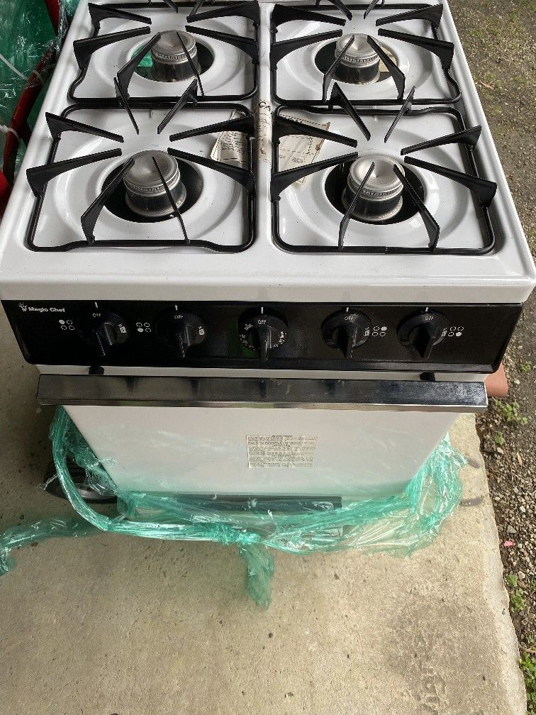 Magic Chef Gas 20in. Wide Conventional Free Standing Range