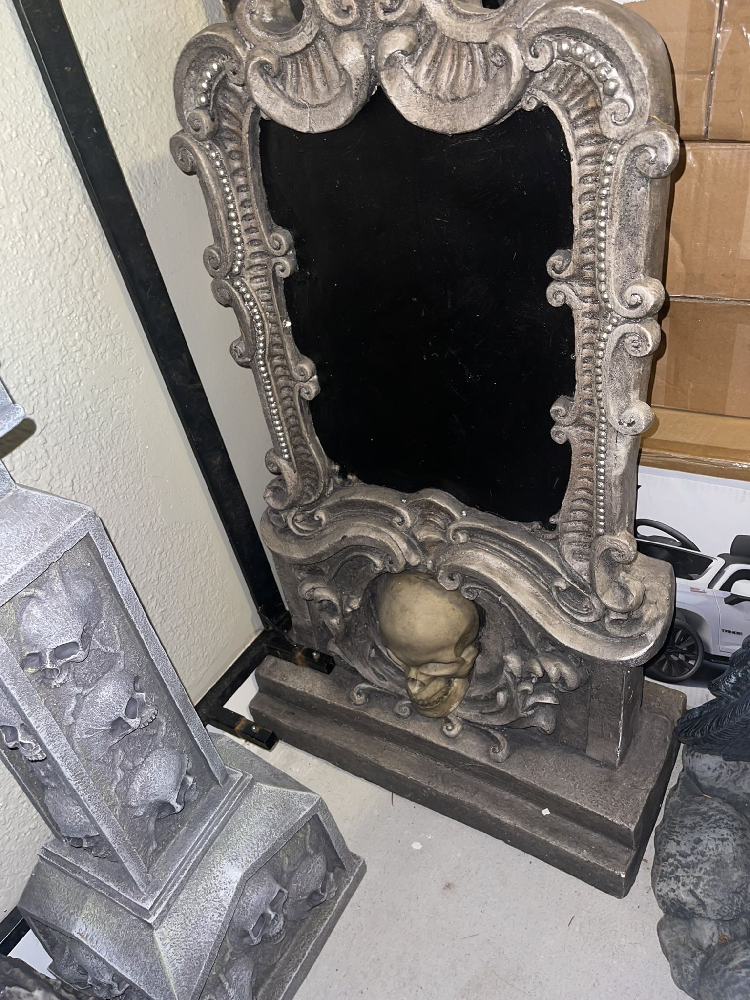 Halloween Call Tombstone