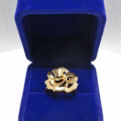 Vintage 21k Victorian Rose Petal Ring
