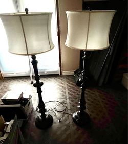 Large floor lamps 5’ Traditional