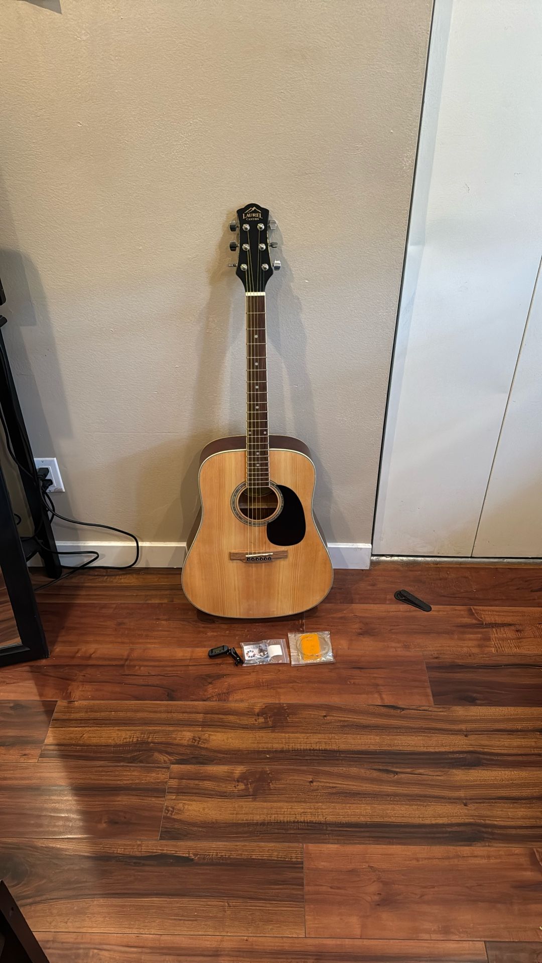 New Laurel Canyon Acoustic Guitar 