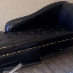 Fouton Chaise With Storage