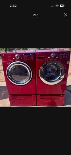 LG washer and dryer with pedestals