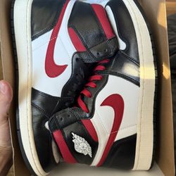Gym red Jordan 1 High Top
