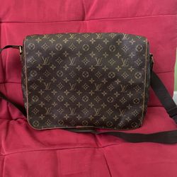 Louis Vuitton monogram abbesses messenger crossbody travel laptop case