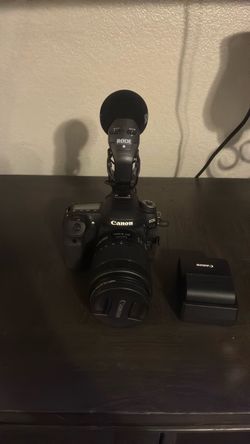 Canon EOS 80D DSLR with 18-135mm Lens