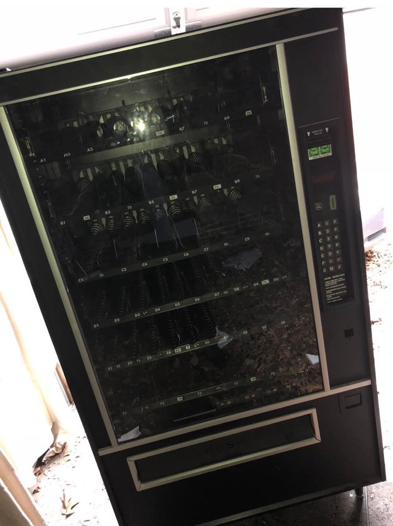 Working Vending Machine Available
