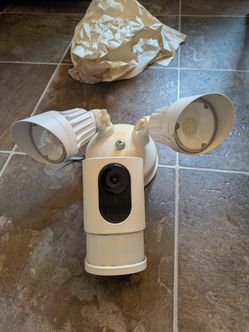 Eufy Floodlight Security Camera 2K
Model T8422
