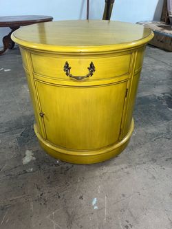 Henckel-Harris Round Drum Table