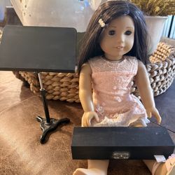 American doll Comes With Extras Clothing 
