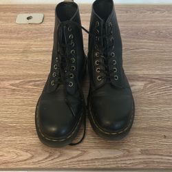 Dr. Marten’s Size 8 Women