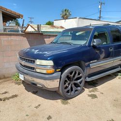 2002 Tahoe  front clip