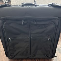 TUMI 24" Alpha Wheeled Garment bag, black