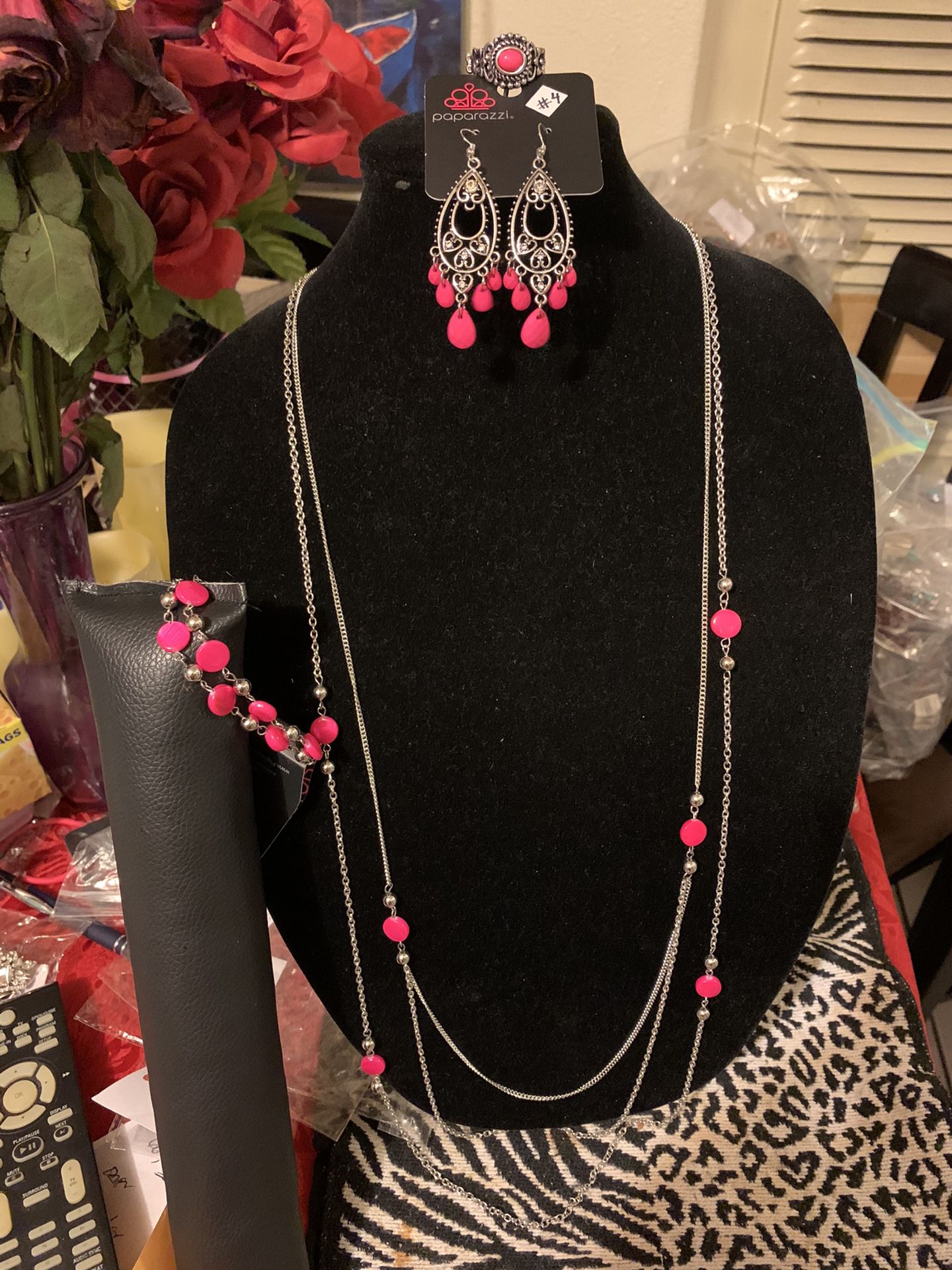 New 4pc jewelry set color silver and hot pink