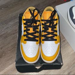 Wmns Jordan 1s