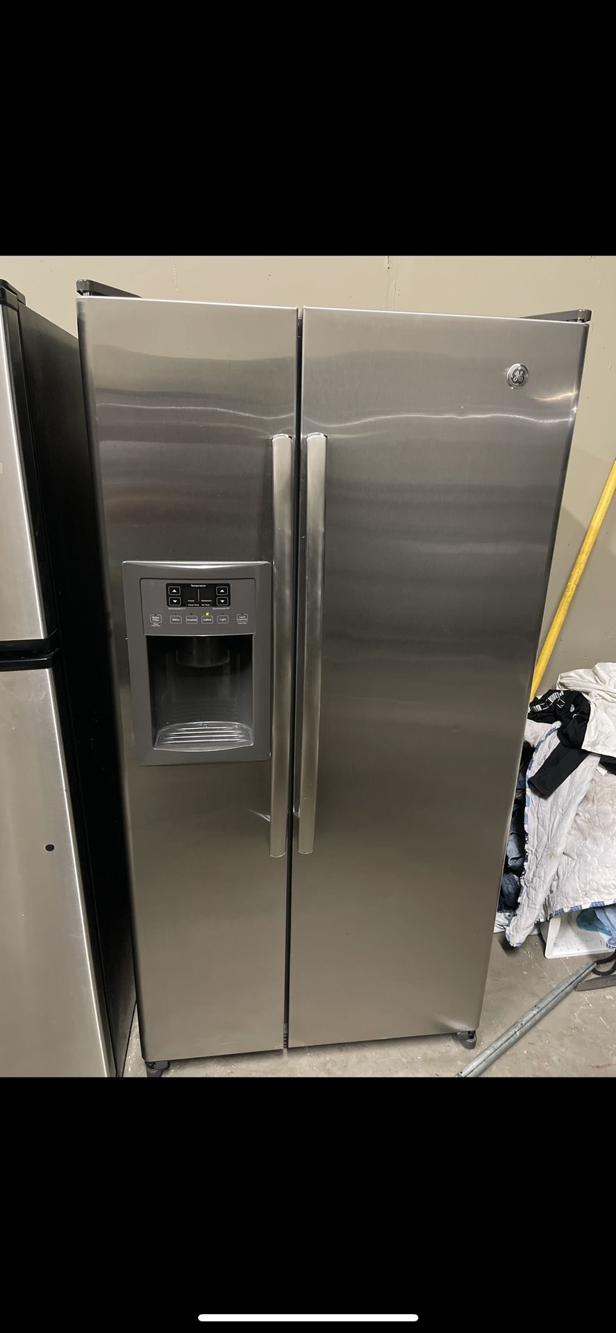 Ge 33w Side By Side Stainless Steel Refrigerator