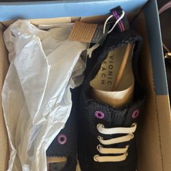 Brand New Vionic Pismo Sneakers – Women’s Size 8 – $60 OBO