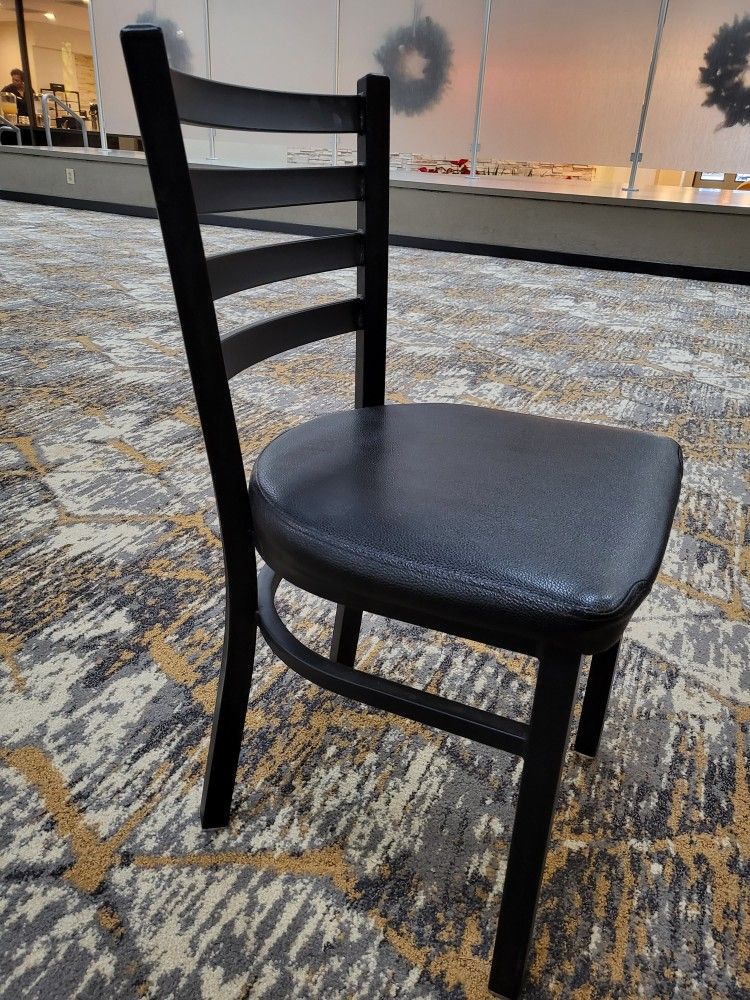 19 Metal Frame Cushioned Chairs