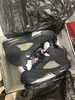 Nike Air Jordan Retro 5 Metallic Size 9
