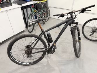 Specialized 29er XL 21 Inch Aluminum Frame Mountain Bike Black Nice