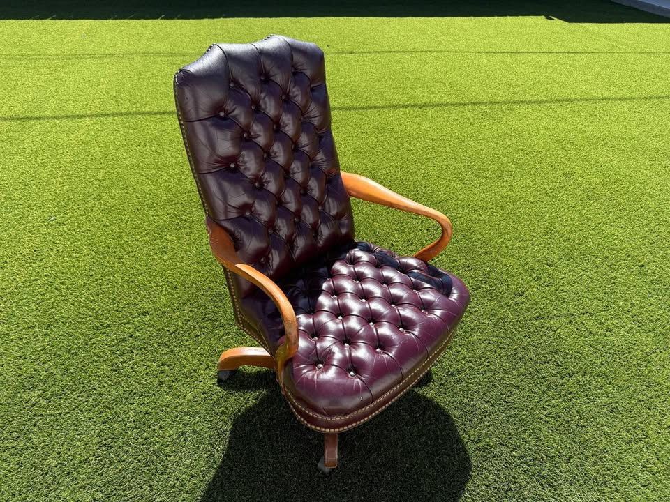 Vintage Tufted Leather Office Chair – Burgundy Leather & Wood