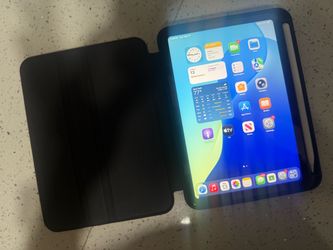 Apple iPad Mini - 6th gen w/ cellular with Black Folio Case