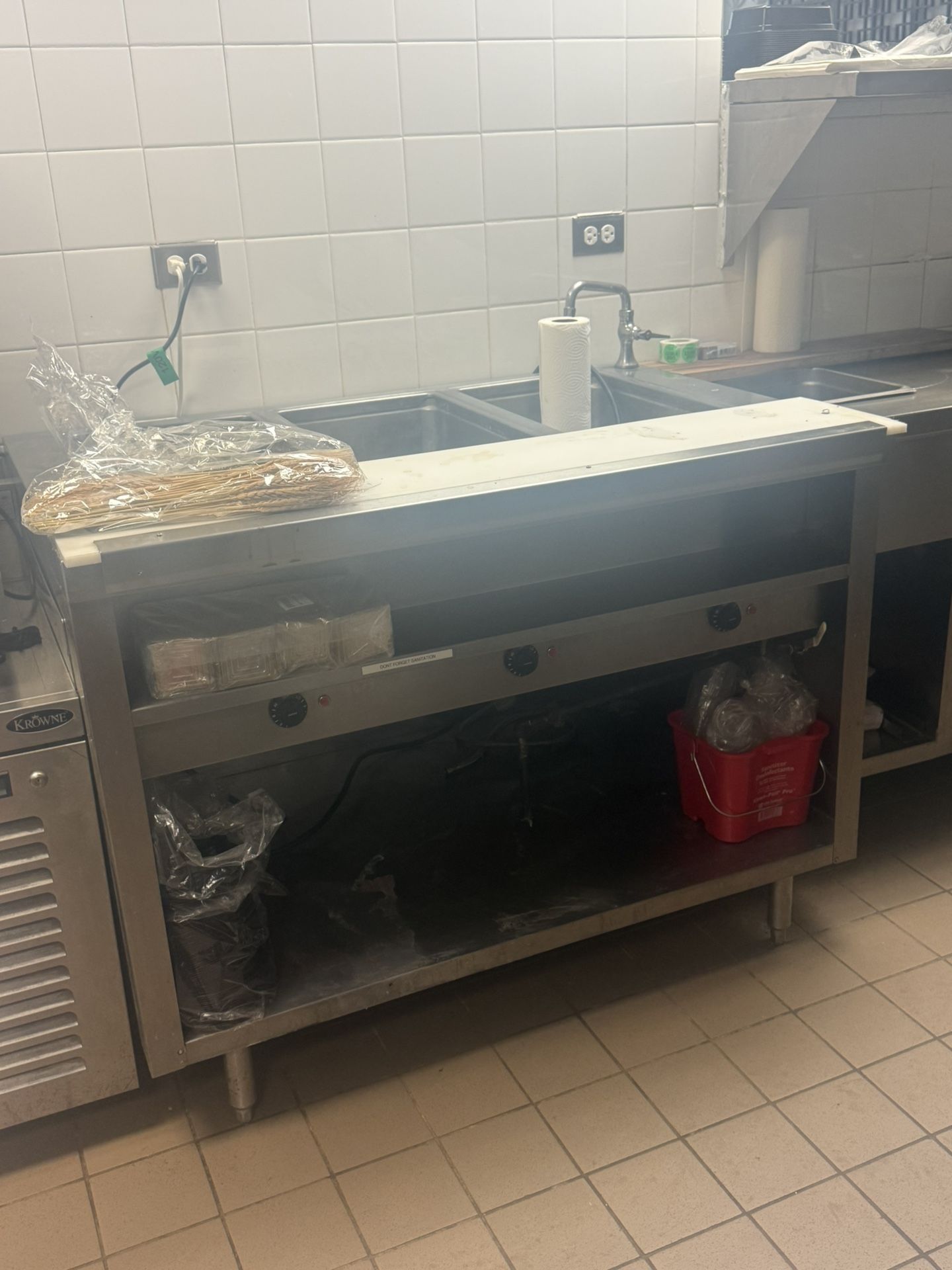 Delfield 3 Compertment Steam Table With Sink ( Very Clean )